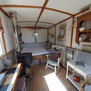  Campsite Meadowbeck - Shepherd Huts United Kingdom